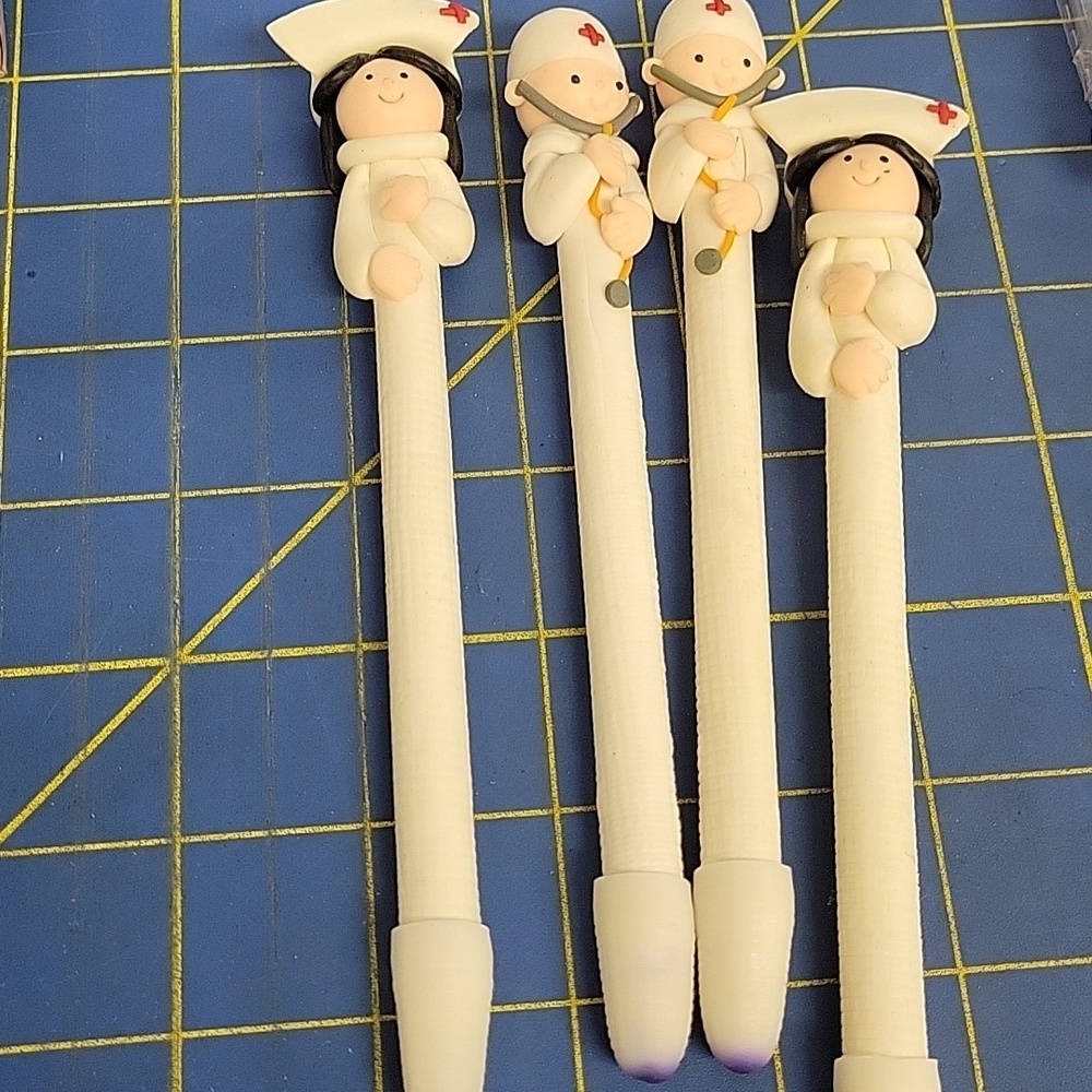 Set of 4 Medical Ink Pens 2 Nurses & 2 Doctors